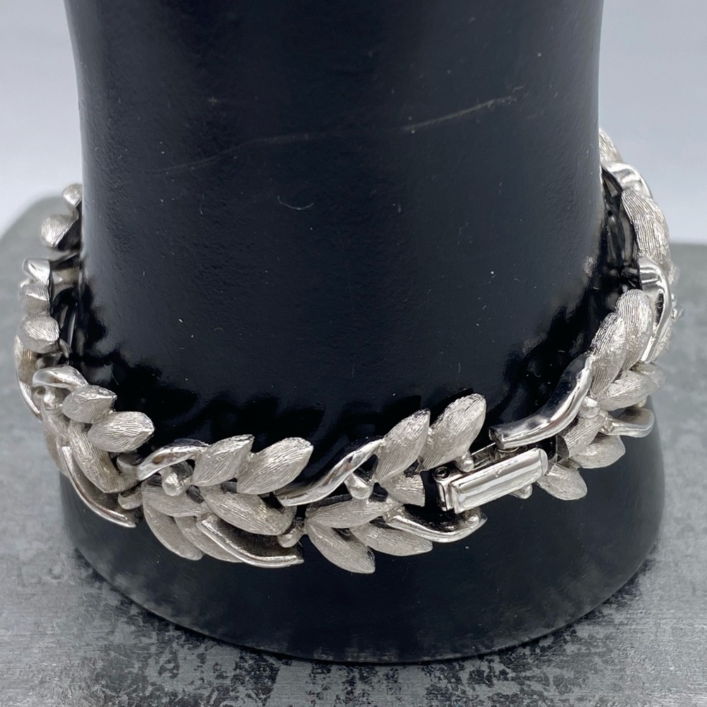 Vintage Crown Trifari Brushed Silver Tone Leaf Design  Link Bracelet